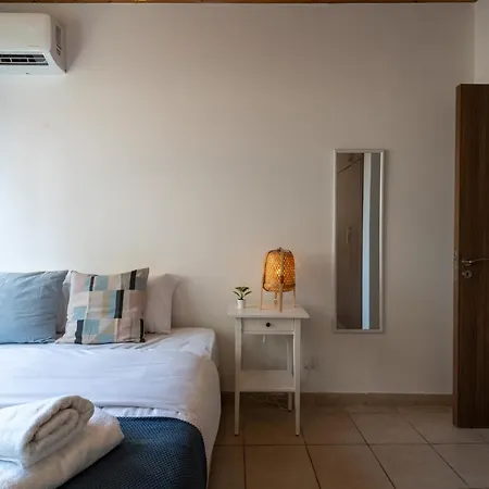アパート Laurel 2-bedroom In *