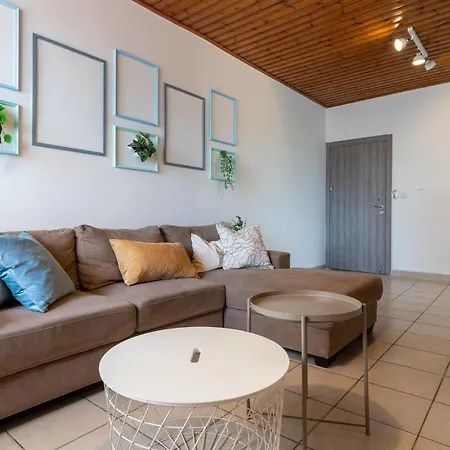 Laurel 2-bedroom In アパート *